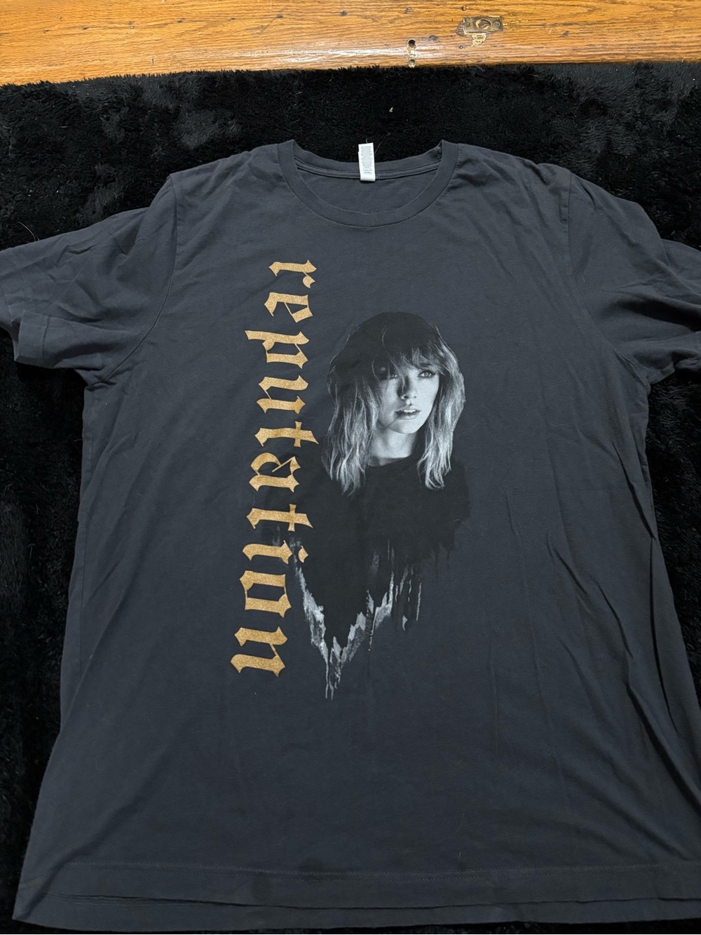 Taylor Swift "reputation" Black Graphic Tee